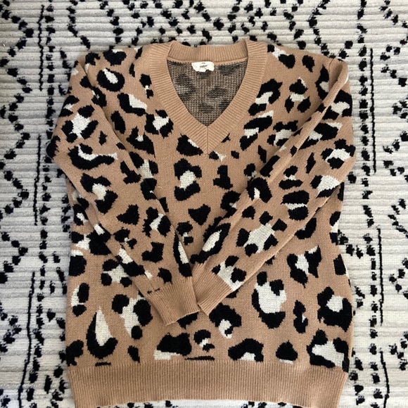 Vici - Entro leopard print vneck sweater - Picture 3 of 6